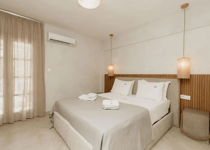 Trinity The 2* Αμμουλιανή