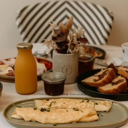 מלון Trinity The 2*