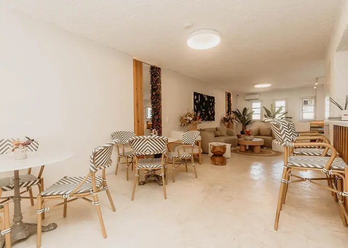 Trinity The Отель