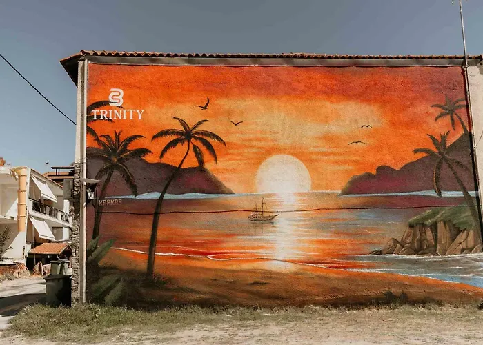 Trinity The Отель Амолиани